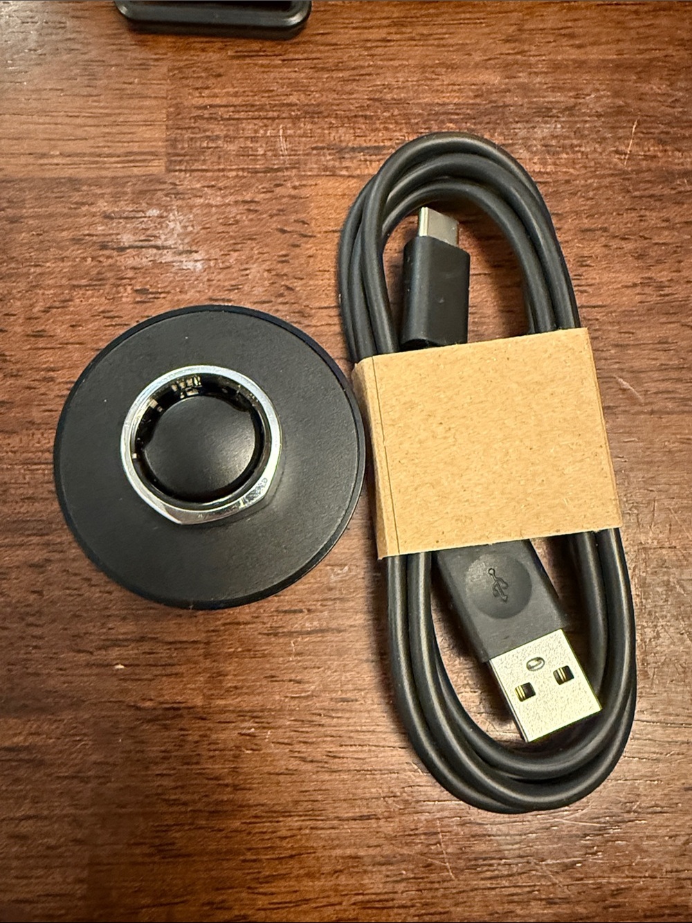 Oura Ring size 7 w charger and cord. Generation 2.